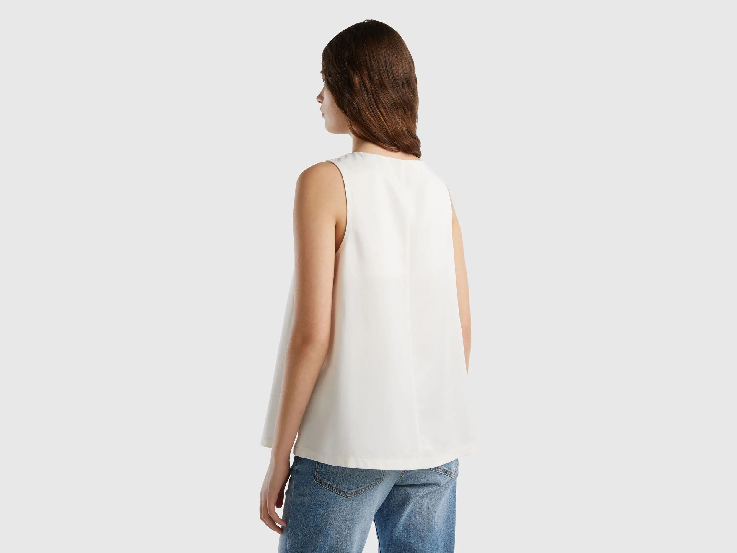 Satin look sleeveless blouse - Creamy White | Benetton