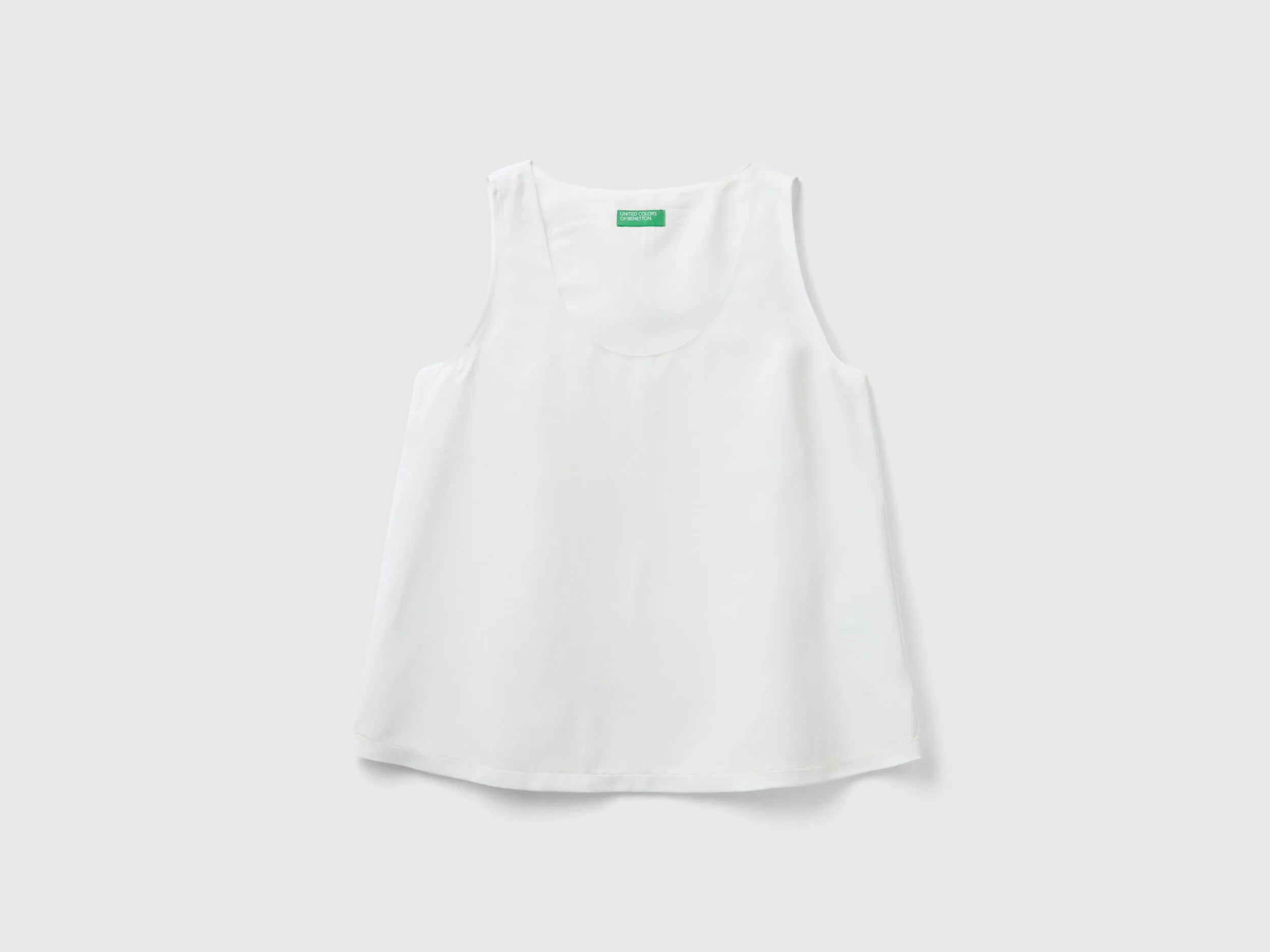 Satin look sleeveless blouse - Creamy White | Benetton