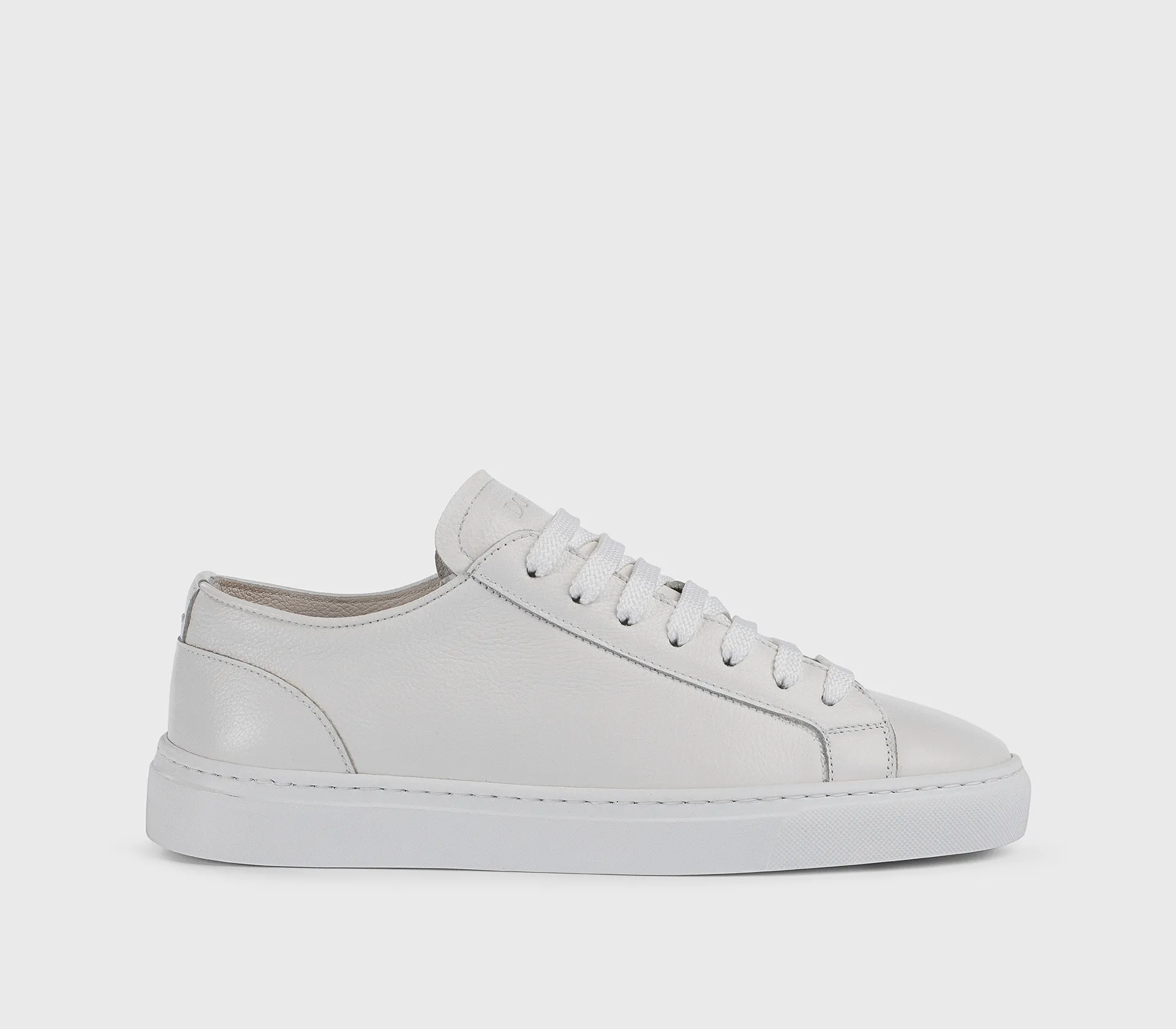 Sneaker in white leather