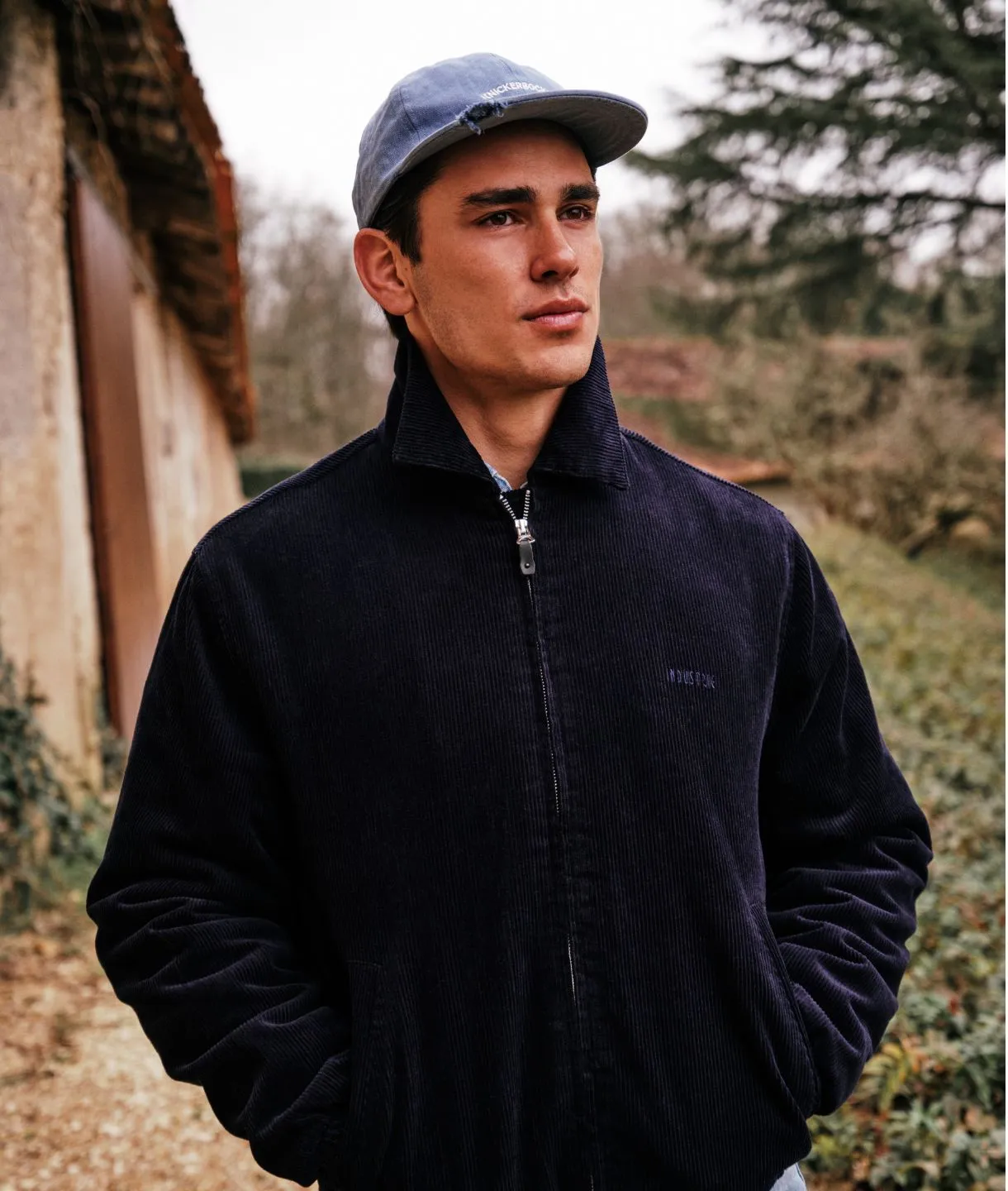 The Freemont Cord Jacket - Navy