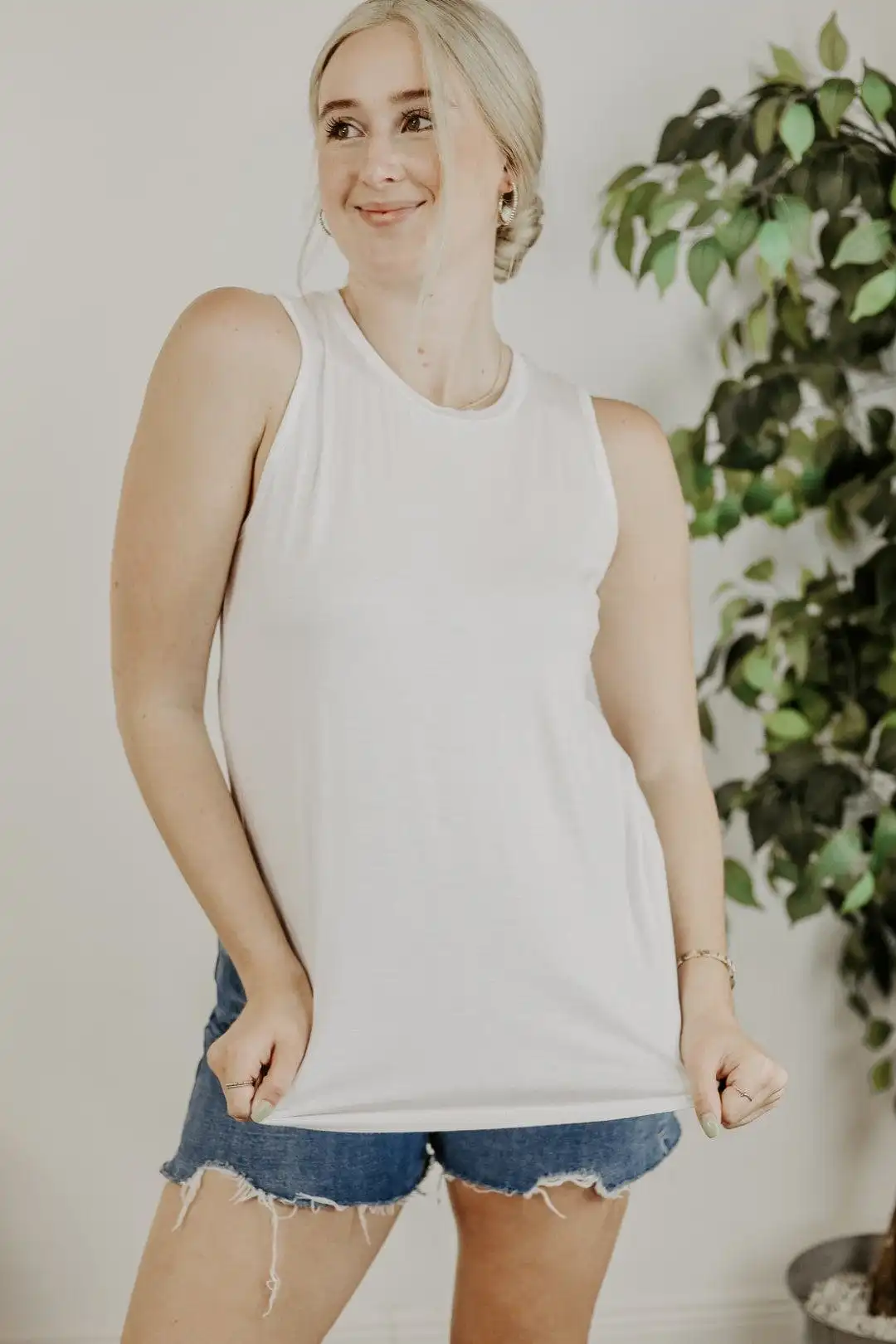 White Basic Scoop Neck Tank