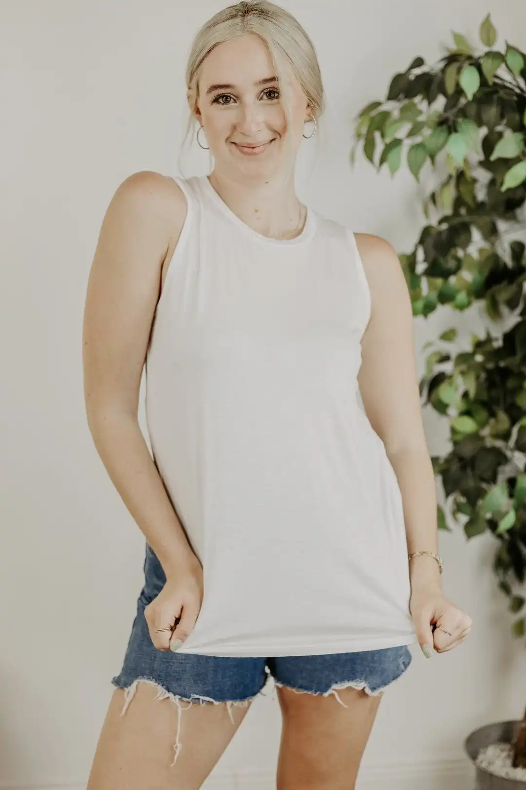 White Basic Scoop Neck Tank